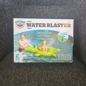 NIB Big Mouth Inc Gator Water Blaster Inflatable Pool Float Alligator 5 Ft Long